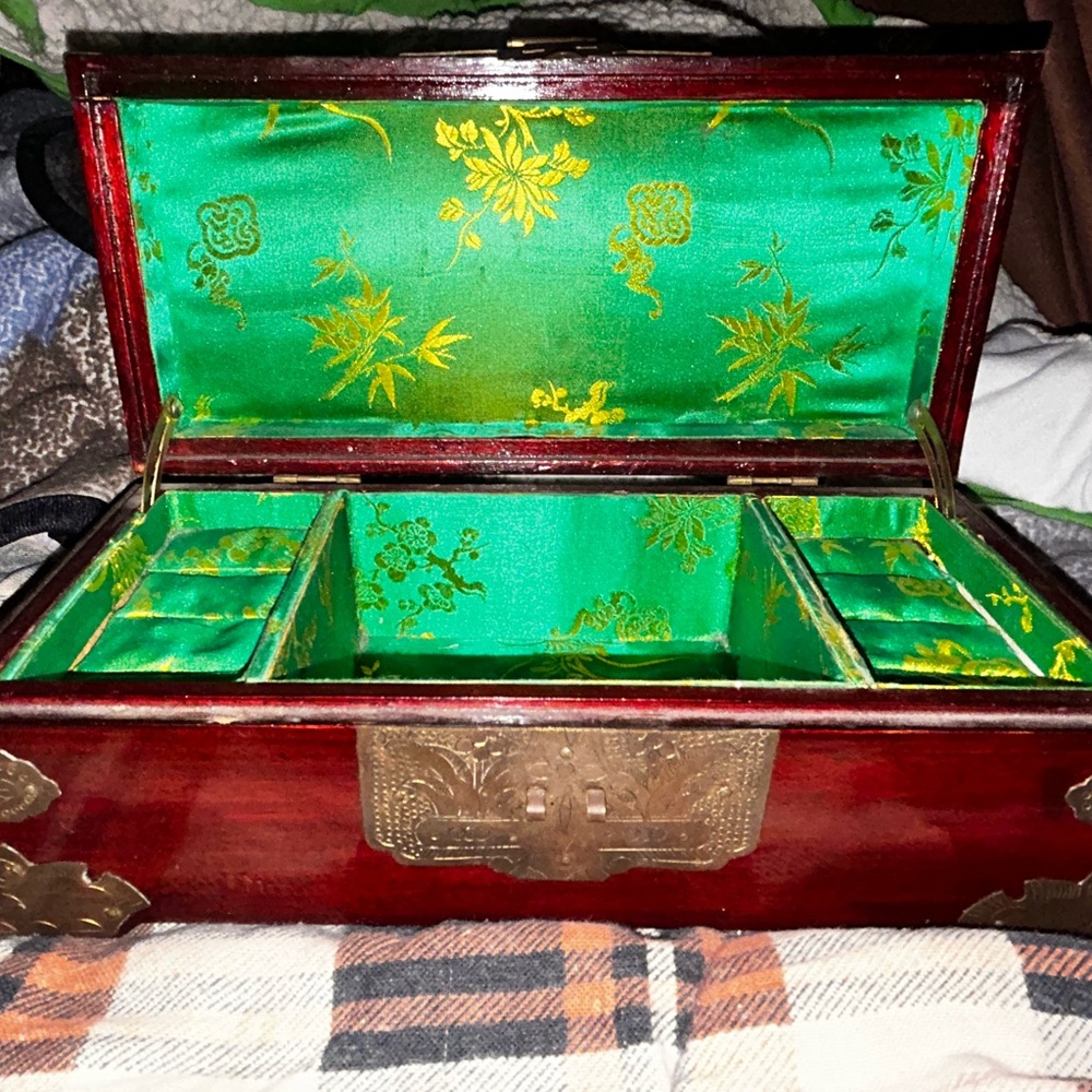 Elegant VINTAGE Chinese Red-wood Jewelry Box w/ bronze accents & Green Interior